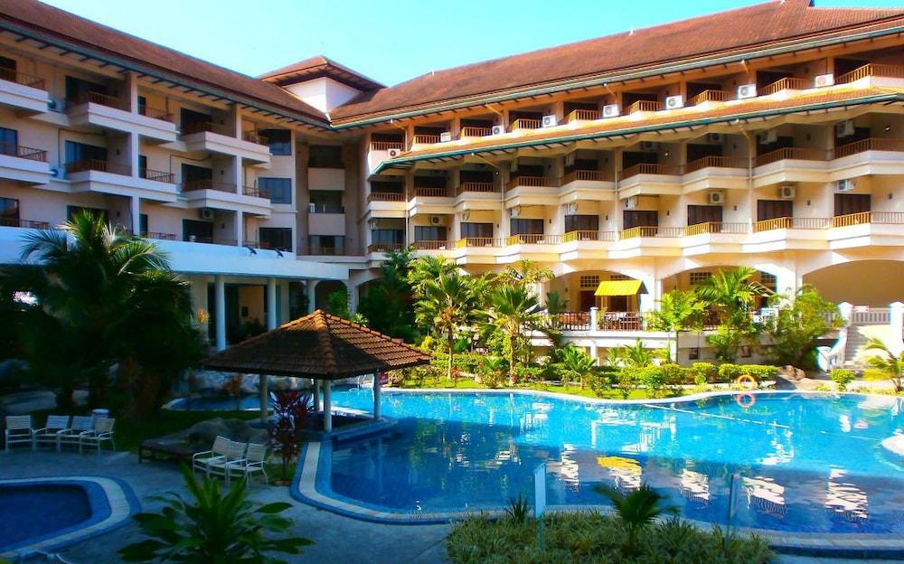 The Orient Star Resort Lumut Exteriör bild