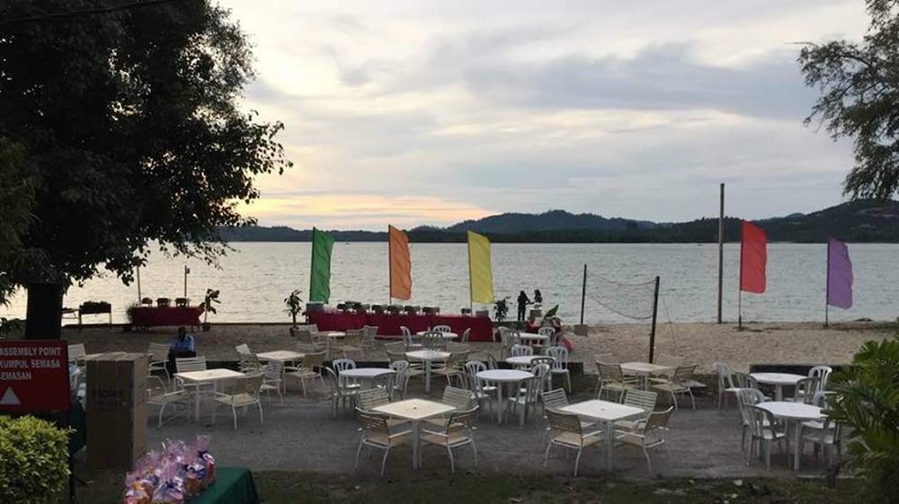 The Orient Star Resort Lumut Exteriör bild
