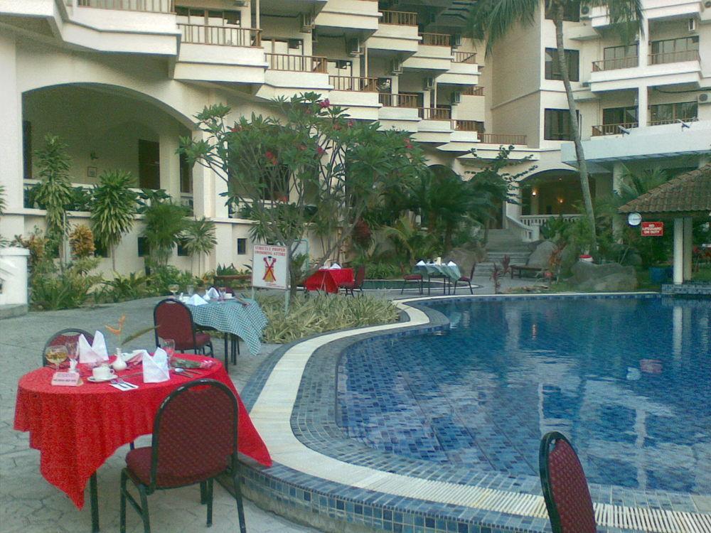 The Orient Star Resort Lumut Exteriör bild