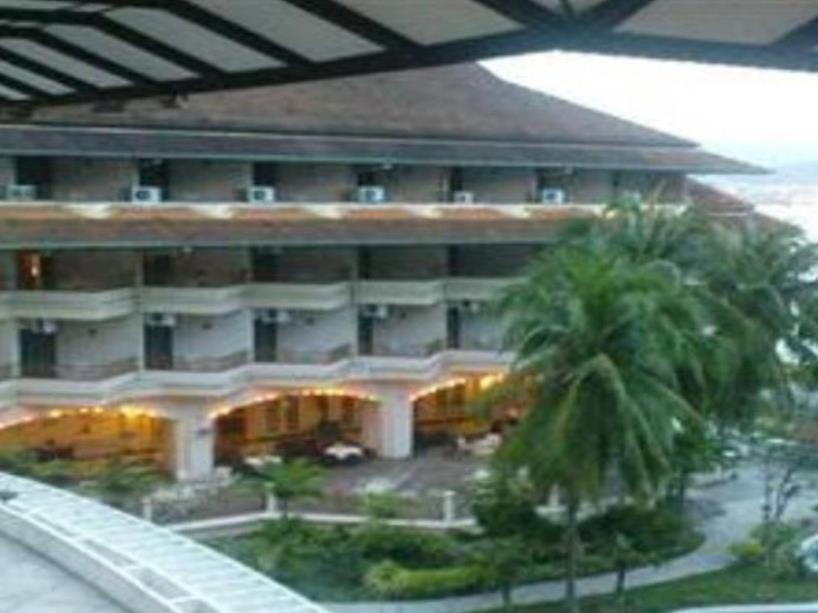 The Orient Star Resort Lumut Exteriör bild