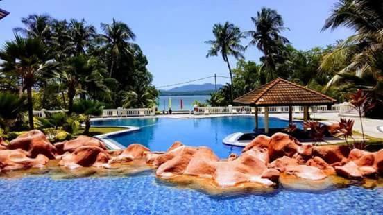 The Orient Star Resort Lumut Exteriör bild