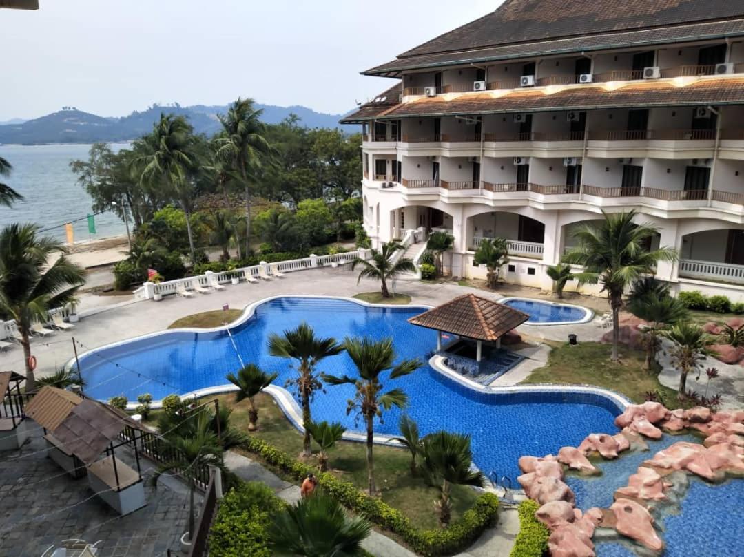 The Orient Star Resort Lumut Exteriör bild