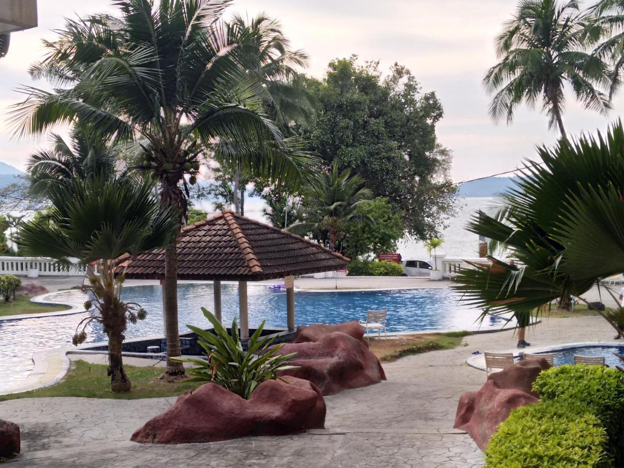 The Orient Star Resort Lumut Exteriör bild