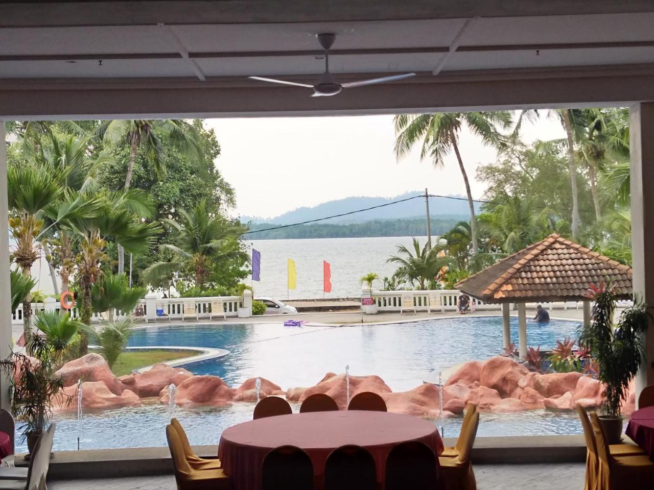 The Orient Star Resort Lumut Exteriör bild
