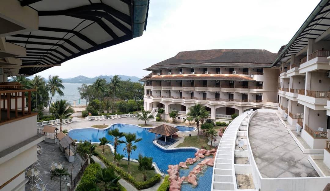 The Orient Star Resort Lumut Exteriör bild